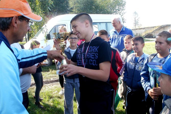 Pecaverseny volt a kanálison 2015. október 3. képek